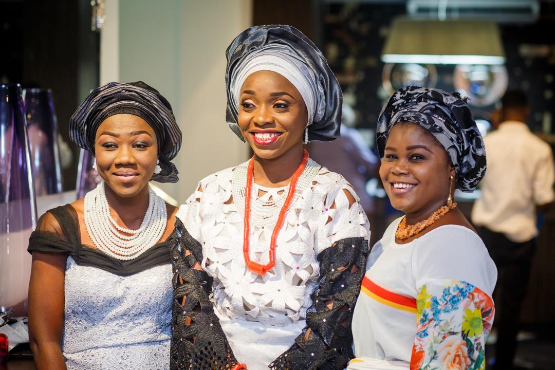 <svg width='160' height='40' viewBox='0 0 41 9' fill='none' xmlns='http://www.w3.org/2000/svg'><path d='M0.78 9C0.78 7.656 0.78 6.296 0.78 4.92C0.78 3.544 0.78 2.184 0.78 0.84C1.588 0.84 2.404 0.84 3.228 0.84C4.052 0.84 4.868 0.84 5.676 0.84C5.676 1.152 5.676 1.468 5.676 1.788C5.676 2.108 5.676 2.424 5.676 2.736C5.212 2.736 4.744 2.736 4.272 2.736C3.808 2.736 3.344 2.736 2.88 2.736C2.88 2.968 2.88 3.208 2.88 3.456C2.88 3.696 2.88 3.932 2.88 4.164C3.304 4.164 3.732 4.164 4.164 4.164C4.596 4.164 5.02 4.164 5.436 4.164C5.436 4.46 5.436 4.76 5.436 5.064C5.436 5.368 5.436 5.672 5.436 5.976C5.02 5.976 4.596 5.976 4.164 5.976C3.732 5.976 3.304 5.976 2.88 5.976C2.88 6.472 2.88 6.976 2.88 7.488C2.88 8 2.88 8.504 2.88 9C2.536 9 2.188 9 1.836 9C1.484 9 1.132 9 0.78 9ZM5.84766 9C6.26366 7.656 6.67966 6.296 7.09566 4.92C7.51966 3.544 7.93966 2.184 8.35566 0.84C8.82766 0.84 9.30366 0.84 9.78366 0.84C10.2717 0.84 10.7517 0.84 11.2237 0.84C11.6397 2.184 12.0557 3.544 12.4717 4.92C12.8957 6.296 13.3157 7.656 13.7317 9C13.3877 9 13.0357 9 12.6757 9C12.3237 9 11.9717 9 11.6197 9C11.5397 8.744 11.4637 8.488 11.3917 8.232C11.3197 7.968 11.2437 7.708 11.1637 7.452C10.7077 7.452 10.2477 7.452 9.78366 7.452C9.32766 7.452 8.87166 7.452 8.41566 7.452C8.33566 7.708 8.25966 7.968 8.18766 8.232C8.11566 8.488 8.03966 8.744 7.95966 9C7.61566 9 7.26366 9 6.90366 9C6.55166 9 6.19966 9 5.84766 9ZM8.94366 5.664C9.22366 5.664 9.50366 5.664 9.78366 5.664C10.0717 5.664 10.3557 5.664 10.6357 5.664C10.4997 5.192 10.3597 4.716 10.2157 4.236C10.0717 3.756 9.93166 3.28 9.79566 2.808C9.65966 3.28 9.51566 3.756 9.36366 4.236C9.21966 4.716 9.07966 5.192 8.94366 5.664ZM14.5144 9C14.5144 7.656 14.5144 6.296 14.5144 4.92C14.5144 3.544 14.5144 2.184 14.5144 0.84C15.0104 0.84 15.5104 0.84 16.0144 0.84C16.5184 0.84 17.0184 0.84 17.5144 0.84C17.7464 1.656 17.9744 2.484 18.1984 3.324C18.4304 4.156 18.6584 4.98 18.8824 5.796C19.1064 4.98 19.3304 4.156 19.5544 3.324C19.7864 2.484 20.0144 1.656 20.2384 0.84C20.7344 0.84 21.2304 0.84 21.7264 0.84C22.2224 0.84 22.7144 0.84 23.2024 0.84C23.2104 2.184 23.2184 3.544 23.2264 4.92C23.2344 6.296 23.2424 7.656 23.2504 9C22.9144 9 22.5744 9 22.2304 9C21.8944 9 21.5584 9 21.2224 9C21.2224 8.088 21.2224 7.168 21.2224 6.24C21.2224 5.304 21.2224 4.38 21.2224 3.468C20.9824 4.38 20.7384 5.304 20.4904 6.24C20.2424 7.168 19.9984 8.088 19.7584 9C19.4624 9 19.1584 9 18.8464 9C18.5424 9 18.2384 9 17.9344 9C17.6944 8.104 17.4544 7.2 17.2144 6.288C16.9744 5.368 16.7344 4.46 16.4944 3.564C16.4944 4.46 16.4944 5.368 16.4944 6.288C16.4944 7.2 16.4944 8.104 16.4944 9C16.1744 9 15.8464 9 15.5104 9C15.1744 9 14.8424 9 14.5144 9ZM24.8752 9C24.8752 7.656 24.8752 6.296 24.8752 4.92C24.8752 3.544 24.8752 2.184 24.8752 0.84C25.2272 0.84 25.5792 0.84 25.9312 0.84C26.2832 0.84 26.6312 0.84 26.9752 0.84C26.9752 2.184 26.9752 3.544 26.9752 4.92C26.9752 6.296 26.9752 7.656 26.9752 9C26.6312 9 26.2832 9 25.9312 9C25.5792 9 25.2272 9 24.8752 9ZM28.6003 9C28.6003 7.656 28.6003 6.296 28.6003 4.92C28.6003 3.544 28.6003 2.184 28.6003 0.84C28.9523 0.84 29.3043 0.84 29.6563 0.84C30.0083 0.84 30.3563 0.84 30.7003 0.84C30.7003 1.872 30.7003 2.916 30.7003 3.972C30.7003 5.02 30.7003 6.06 30.7003 7.092C31.1243 7.092 31.5523 7.092 31.9843 7.092C32.4163 7.092 32.8403 7.092 33.2563 7.092C33.2563 7.404 33.2563 7.724 33.2563 8.052C33.2563 8.372 33.2563 8.688 33.2563 9C32.4883 9 31.7123 9 30.9283 9C30.1443 9 29.3683 9 28.6003 9ZM35.6846 9C35.6846 8.512 35.6846 8.02 35.6846 7.524C35.6846 7.028 35.6846 6.536 35.6846 6.048C35.2606 5.192 34.8286 4.324 34.3886 3.444C33.9486 2.564 33.5166 1.696 33.0926 0.84C33.4606 0.84 33.8326 0.84 34.2086 0.84C34.5846 0.84 34.9566 0.84 35.3246 0.84C35.5566 1.328 35.7926 1.82 36.0326 2.316C36.2806 2.804 36.5206 3.292 36.7526 3.78C36.9846 3.292 37.2206 2.804 37.4606 2.316C37.7006 1.82 37.9366 1.328 38.1686 0.84C38.5366 0.84 38.9046 0.84 39.2726 0.84C39.6406 0.84 40.0086 0.84 40.3766 0.84C39.9526 1.696 39.5206 2.564 39.0806 3.444C38.6406 4.324 38.2086 5.192 37.7846 6.048C37.7846 6.536 37.7846 7.028 37.7846 7.524C37.7846 8.02 37.7846 8.512 37.7846 9C37.4406 9 37.0926 9 36.7406 9C36.3886 9 36.0366 9 35.6846 9Z' fill=''/></svg>